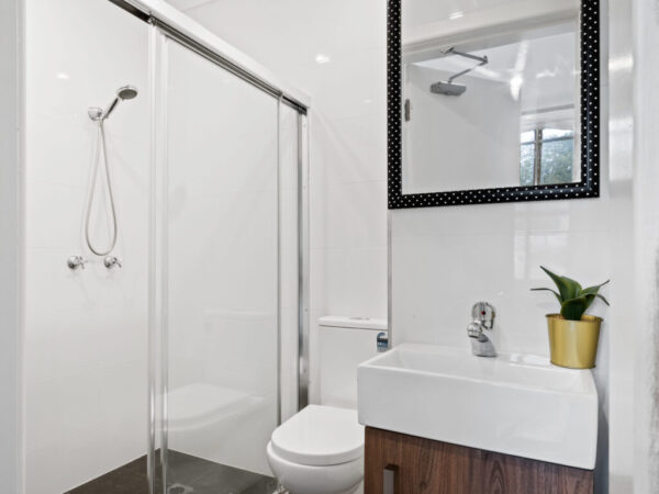 Single Private Room in SURRY HILLS  (Room 6 Standard) - Image 11