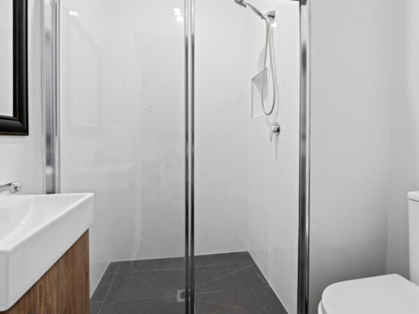 Single Private Room in SURRY HILLS  (Room 6 Standard) - Image 12