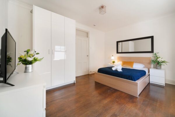 Furnished Private Room in Enmore SYDNEY (Room 7 Standard) - Image 2