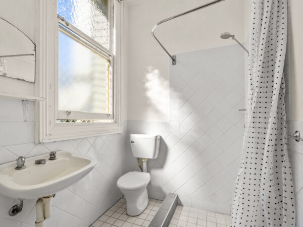 Paddington Accommodations (Room 13 Ensuite) - Image 2