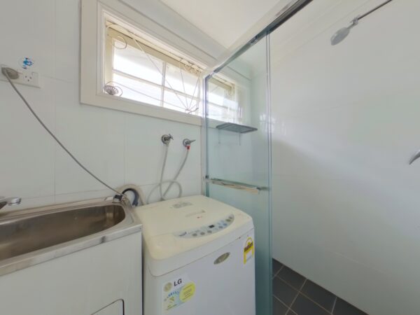 Private Room in Kensington (Room 10 Standard) - Image 3
