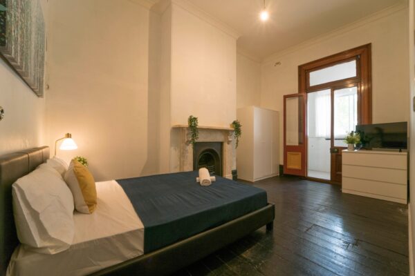 Private Self-contained Studio in DARLINGHURST (Room 7 Studio) - Image 2