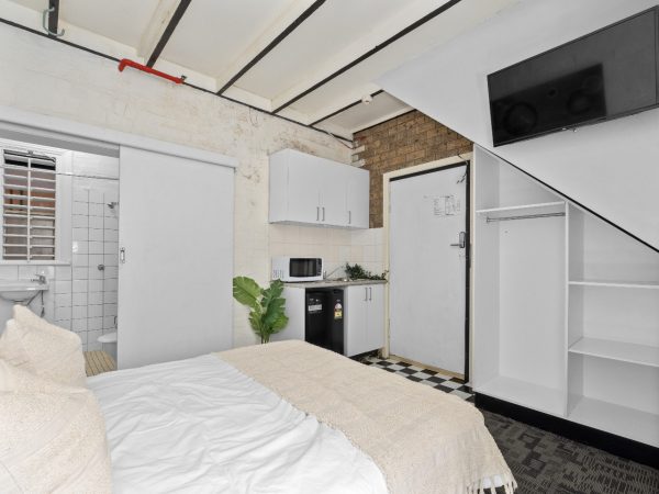 Furnished Private Studio in PADDINGTON 2021 (Room 6 Studio) - Image 3
