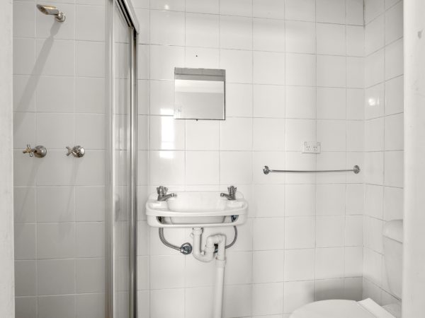 Paddington Accommodations (Room 29 Studio) - Image 6