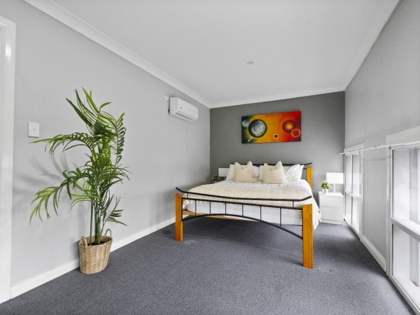 Modern Large Private Room in PETERSHAM (Room 2 Standard) - Image 4