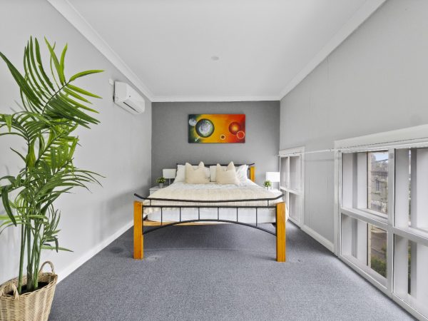 Modern Large Private Room in PETERSHAM (Room 2 Standard)