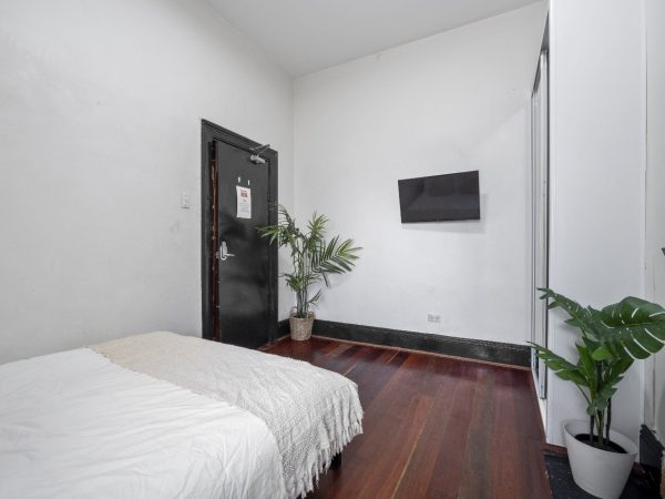 Furnished Private Studio in Enmore (Room 2 Standard) - Image 7