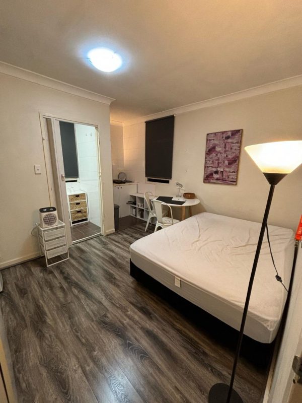 Furnished Private Studio in Paddington (Room 10) - Image 2