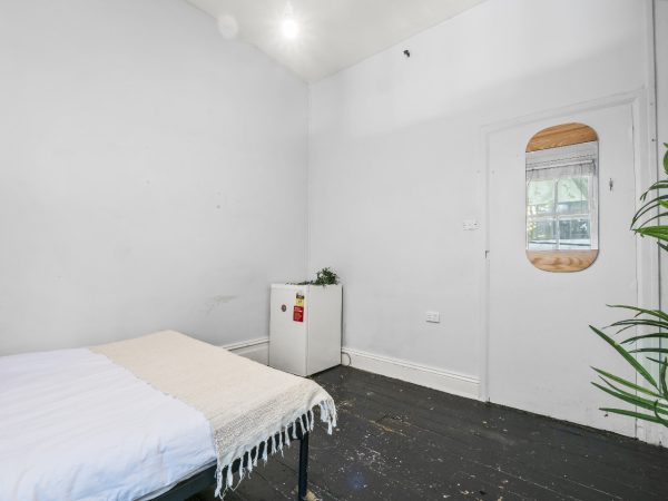 Private Room in Surry Hills (Room 13 Standard) - Image 2