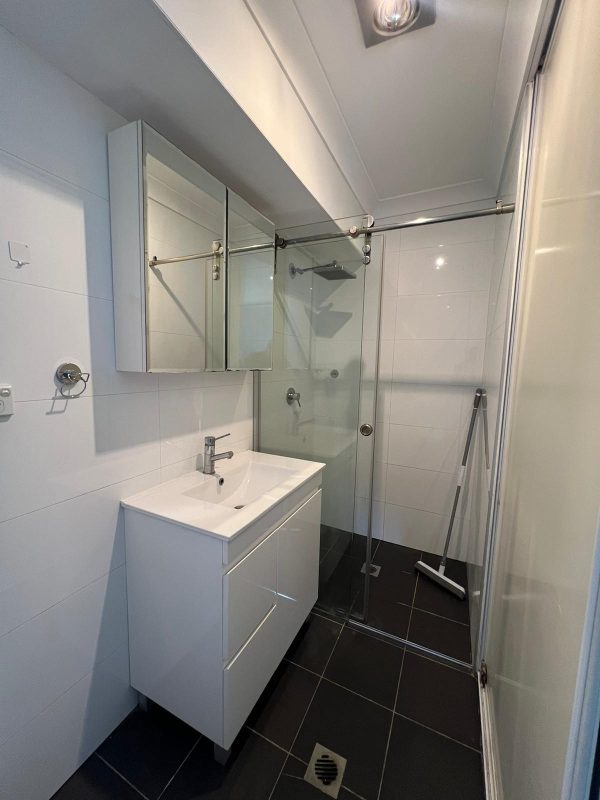 Modern Private Ensuite Room in Petersham (Room 3 Ensuite) - Image 5