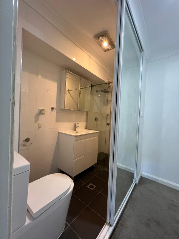 Modern Private Ensuite Room in Petersham (Room 3 Ensuite) - Image 6