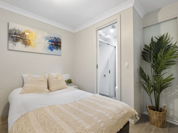 Furnished Private Studio w/ Private bathroom & kitchen (Room 6L) - Image 2