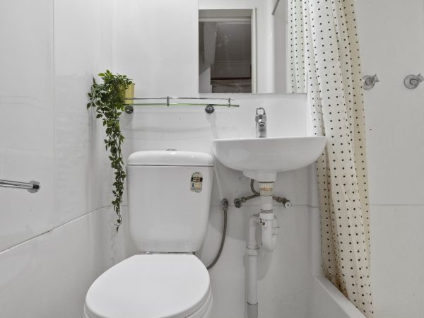 Furnished Private Studio in PADDINGTON 2021 (Room 8 Studio) - Image 10