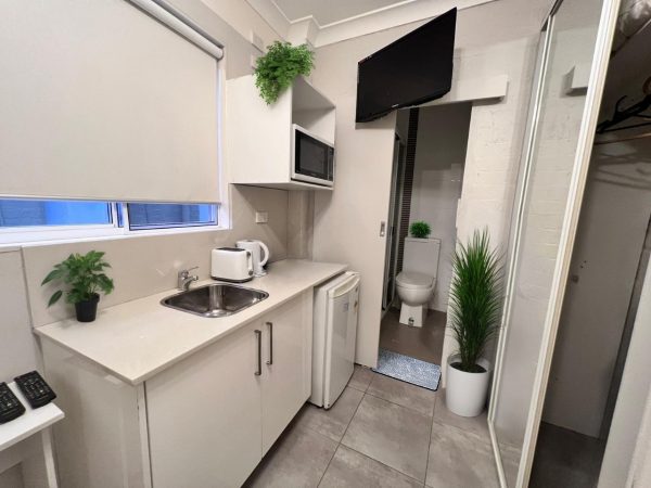 Furnished Private Room in Paddington 2021 (Room 4 Studio) - Image 3