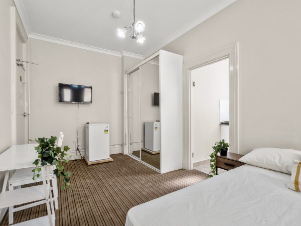 Paddington Accommodations (Room 14 Studio) - Image 3