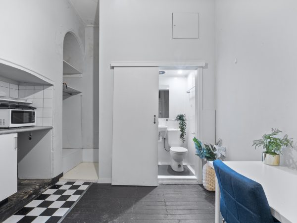 Furnished Private Studio in PADDINGTON 2021 (Room 4 Studio) - Image 4