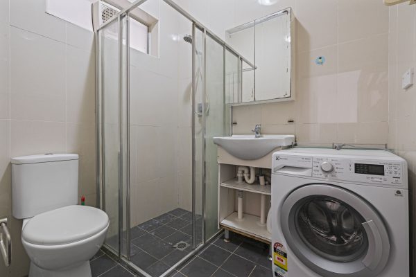 Private Room in Kensington (Room 7 Standard) - Image 3