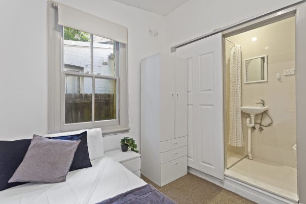 Large Ensuite Room in Bondi Junction (Room 3) - Image 3