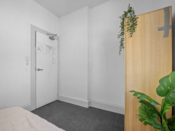 Standard Private Room in Redfern Sydney 2016 (Room 9) - Image 3