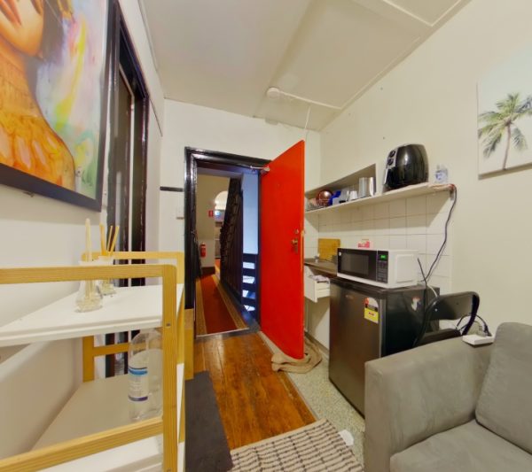 Furnished Self-Contained Studio in SURRY HILLS 2010 (Room 6) - Image 3