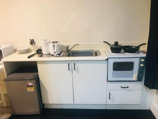 Large Furnished Private Room in SURRY HILLS  (Room 4 Studio) - Image 5