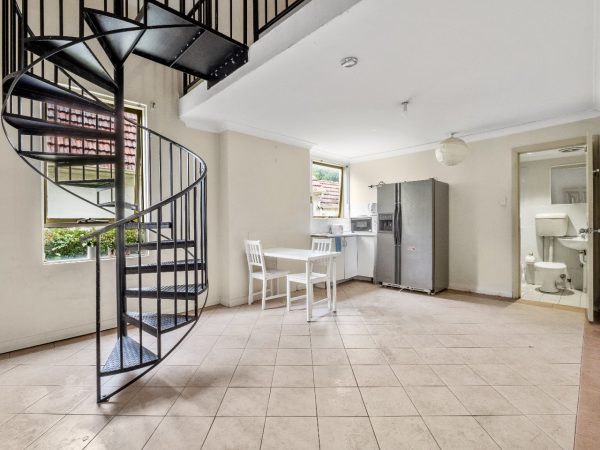 Large Self-Contained Studio Room at Enmore Sydney (Room 1) - Image 8