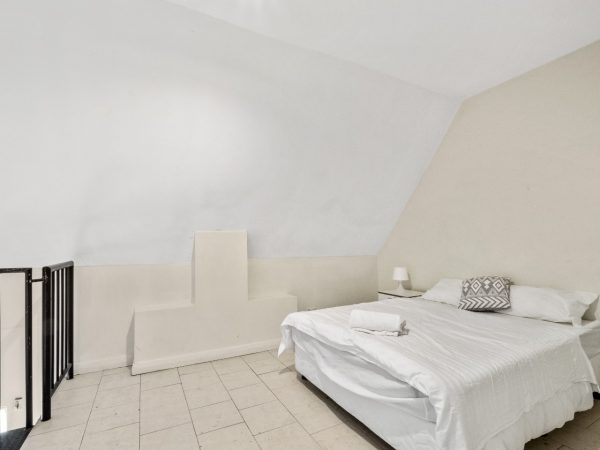 Large Self-Contained Studio Room at Enmore Sydney (Room 1) - Image 10