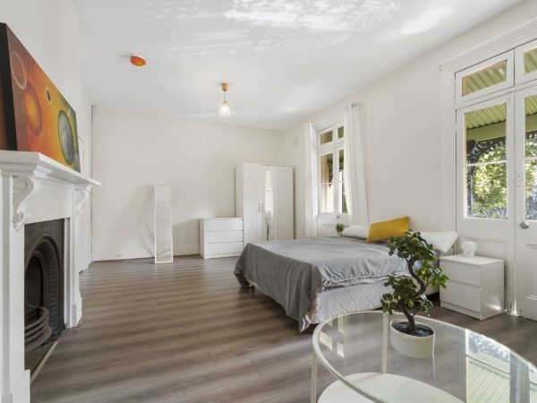 Spacious Private Room with own bathroom in Millers Point (Room 4) - Image 14