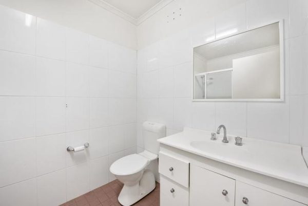 Furnished Large Room in Newtown (Room 5 Standard) - Image 4